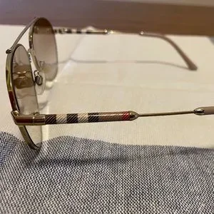 Authentic BURBERRY Blonde Aviator Sunglasses with hard case Burberry | Accessories | Authentic Burberry Blonde Aviator  main image 3